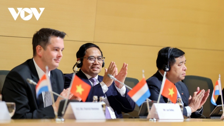 PM Chinh expects stronger links between Vietnamese and Luxembourg businesses